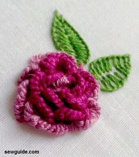 Cast on stich flowers made around a point for 3 d rose flower