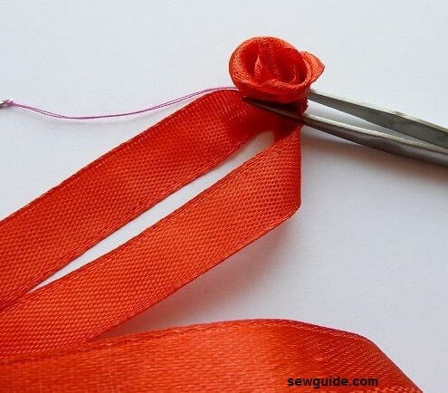 roll the ribbon