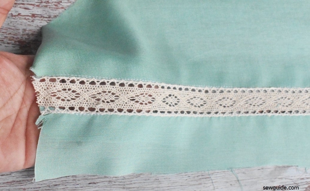 LACE INSERTED IN BETWEEN